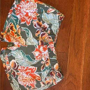Patagonia barely baggies size small